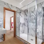 Center Luxury 1